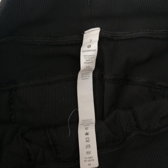 Lululemon Dance Studio Crop 25" Pants in Black with Cinchable Hems 2 - Picture 14 of 16